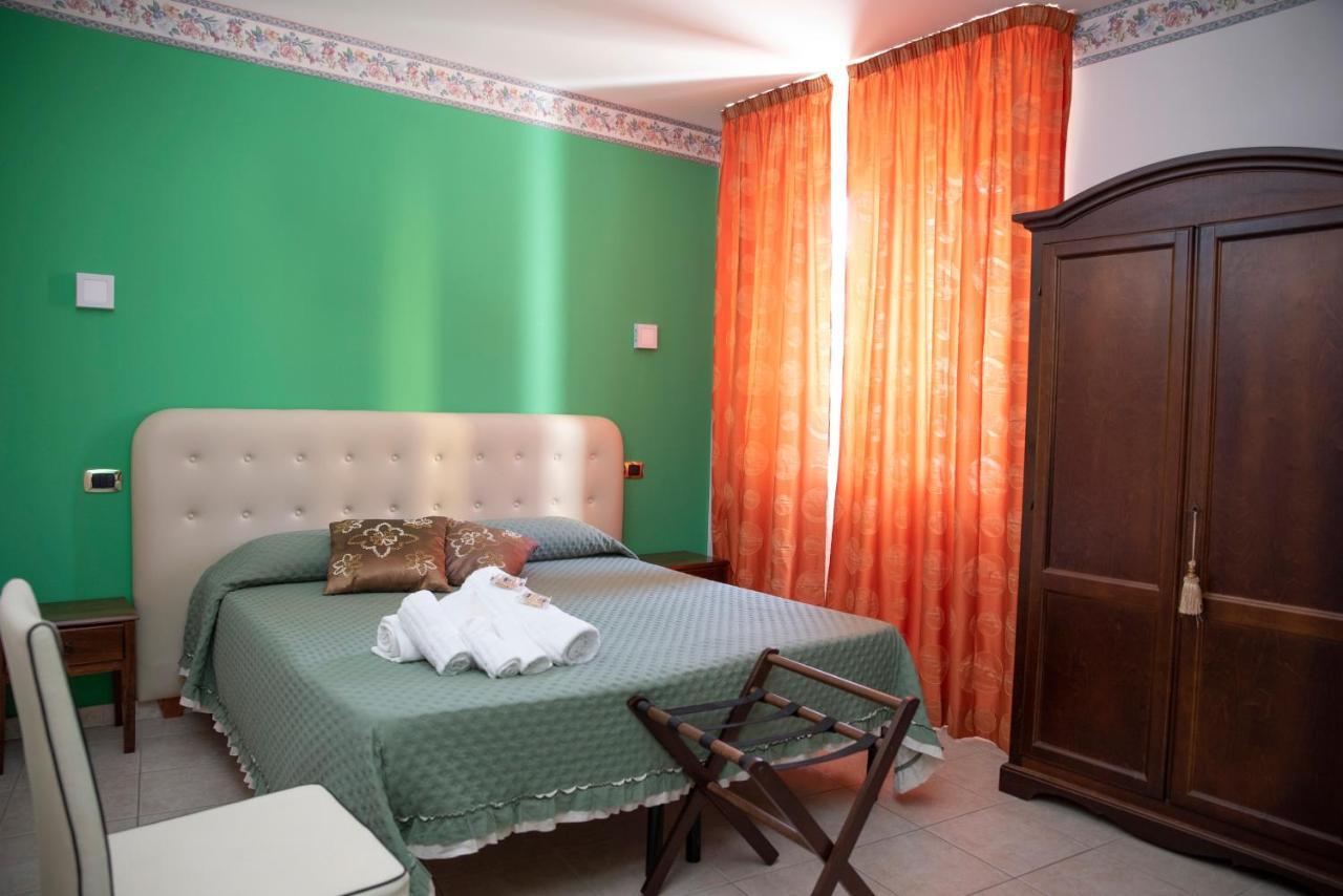 Carlo Five Bed and Breakfast Porto Empedocle Buitenkant foto